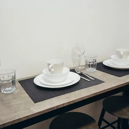 Apartment 1br Centre Apt, Self Check In, Wifi, By Derbnb *