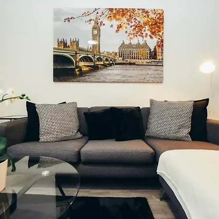 1br Centre Apt, Self Check In, Wifi, By Derbnb